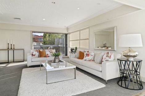 Photo of property in 10 Robin Lane, Browns Bay, Auckland, 0630