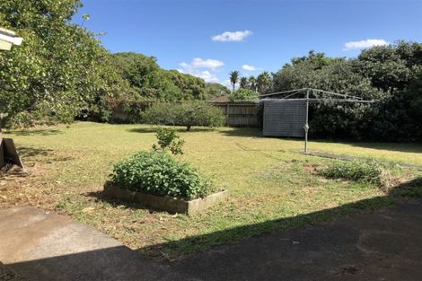Photo of property in 11 Geoffrey Place, Mangere East, Auckland, 2024