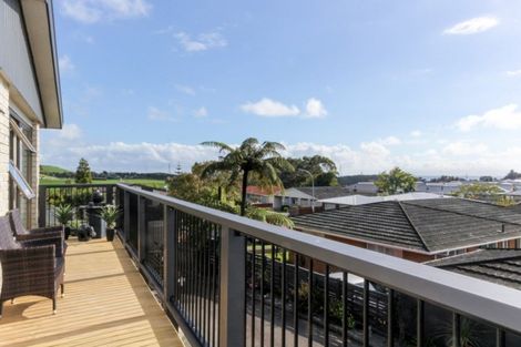 Photo of property in 14 Bronte Place, Whalers Gate, New Plymouth, 4310