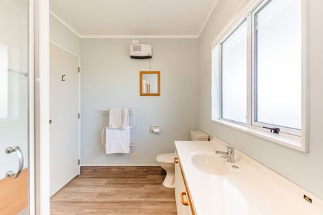 Photo of property in 26 Awanui Drive, Waikanae, 5036