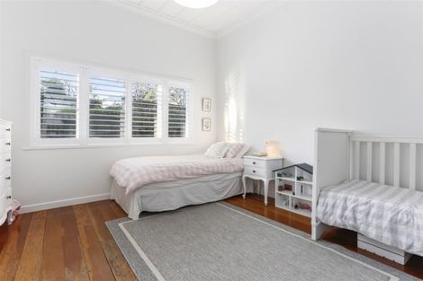 Photo of property in 2/18 Mariposa Crescent, Birkenhead, Auckland, 0626