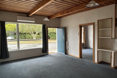 Photo of property in Acacia Flats, 2/207 Waikawa Road, Waikawa, Picton, 7220