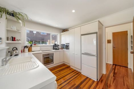 Photo of property in 16 Raynham Way, Silverstream, Upper Hutt, 5019