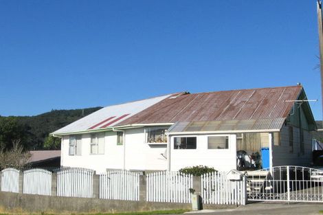 Photo of property in 23 Clapham Grove, Stokes Valley, Lower Hutt, 5019
