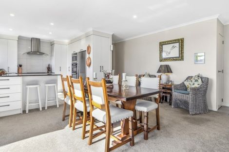 Photo of property in 18 Tranquil Grove, Omokoroa, 3114