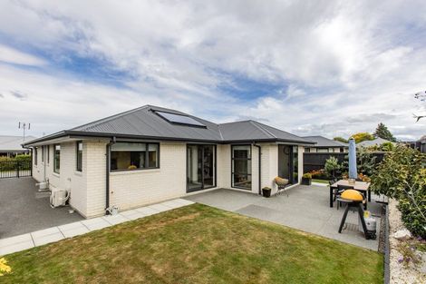 Photo of property in 17 Tutton (pvt) Mews, Rangiora, 7400