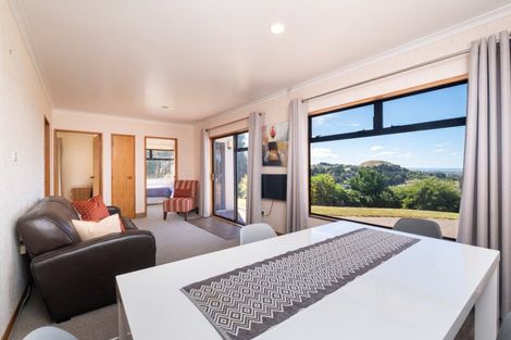 Photo of property in 124 Puketapu Road, Taradale, Napier, 4112