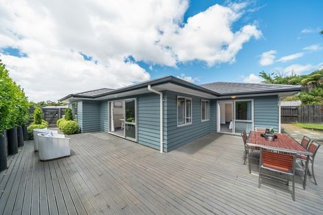 Photo of property in 27 Kurth Crescent, Silverstream, Upper Hutt, 5019