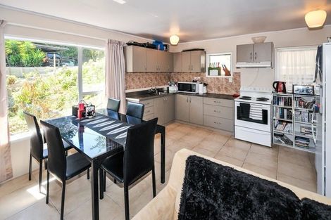 Photo of property in 1040 East Coast Road, Fairview Heights, Auckland, 0630