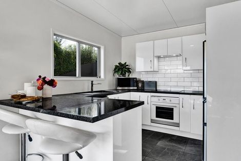 Photo of property in 1a Gordon Street, Glen Avon, New Plymouth, 4312