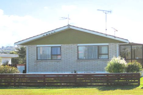 Photo of property in 2/37 Riverside Road, Orewa, 0931