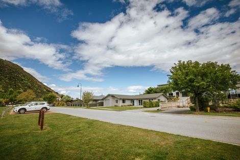 Photo of property in 10a Allenby Place, Wanaka, 9305
