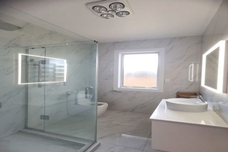 Photo of property in 1004a East Coast Road, Northcross, Auckland, 0630