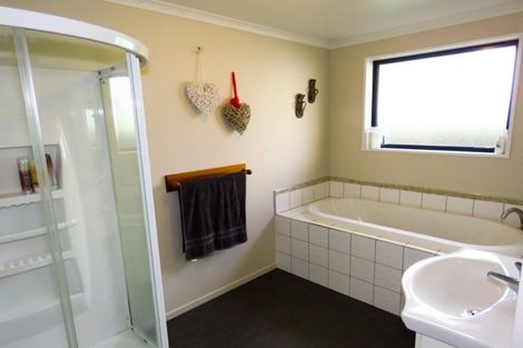 Photo of property in 53 Romilly Street, Westport, 7825