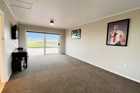 Photo of property in 20 Monteith Street, Halcombe, 4779