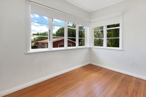 Photo of property in 54 Wainui Avenue, Point Chevalier, Auckland, 1022