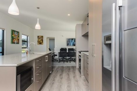 Photo of property in 16 Rire Hau Lane, Pyes Pa, Tauranga, 3112