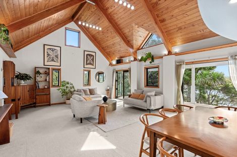 Photo of property in 16 James Clendon Place, Okiato, Russell, 0272