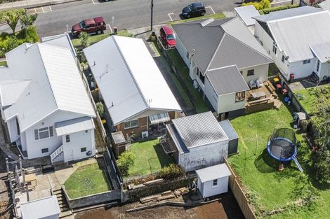 Photo of property in 28b Pendarves Street, New Plymouth, 4310