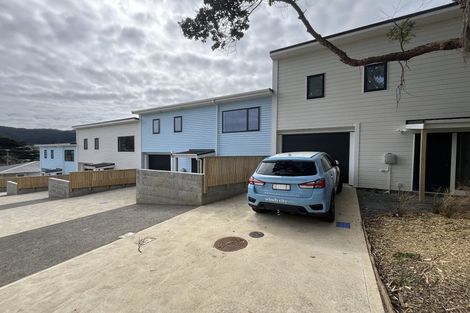 Photo of property in 49 Taylor Terrace, Tawa, Wellington, 5028