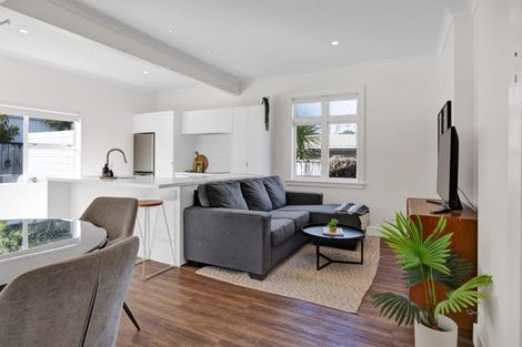 Photo of property in 2 Moana Crescent, Blagdon, New Plymouth, 4310