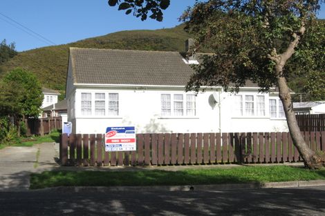Photo of property in 29 Newcombe Street, Naenae, Lower Hutt, 5011