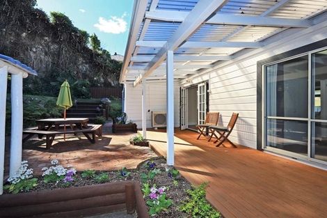 Photo of property in 10 Coote Road, Bluff Hill, Napier, 4110
