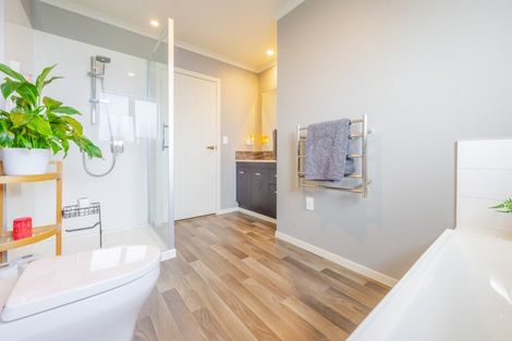 Photo of property in 13 Bell Street, Otane, 4202