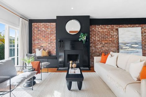 Photo of property in 1092 Great North Road, Point Chevalier, Auckland, 1022