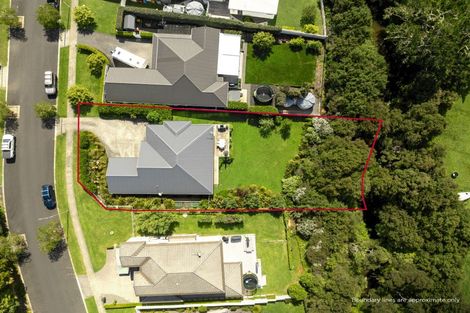 Photo of property in 18 Crabb Fields Lane, Riverhead, 0820