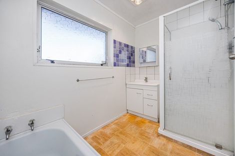 Photo of property in 2/17 Waimahia Avenue, Weymouth, Auckland, 2103