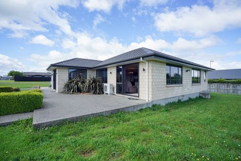 Photo of property in 28 Majestic Chance, Seaward Bush, Invercargill, 9812