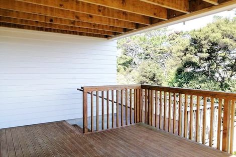 Photo of property in 70 Laurel Oak Drive, Schnapper Rock, Auckland, 0632