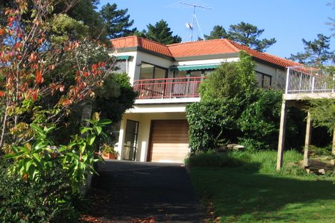 Photo of property in 3/5a Galaxy Drive, Mairangi Bay, Auckland, 0630