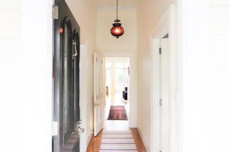 Photo of property in 38 Church Street, Devonport, Auckland, 0624