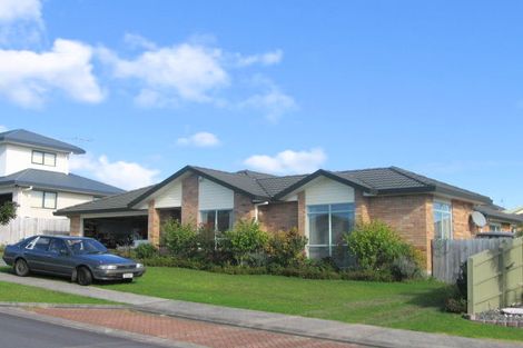 Photo of property in 28 Roy Maloney Drive, Henderson, Auckland, 0612