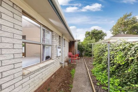 Photo of property in 2/6 Trafalgar Road, Milford, Auckland, 0620