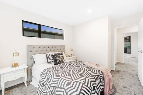 Photo of property in 10 Don Oliver Lane, Glen Eden, 0602