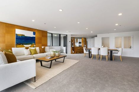 Photo of property in 4c/173 Hurstmere Road, Takapuna, Auckland, 0622