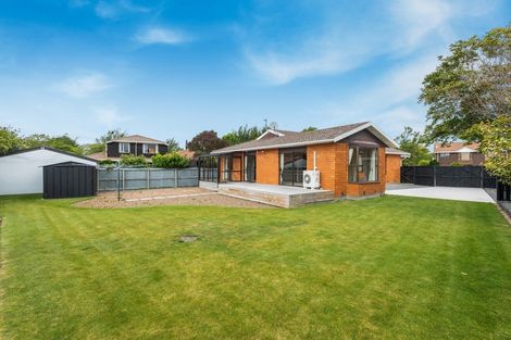 Photo of property in 6 Montclare Avenue, Ilam, Christchurch, 8041