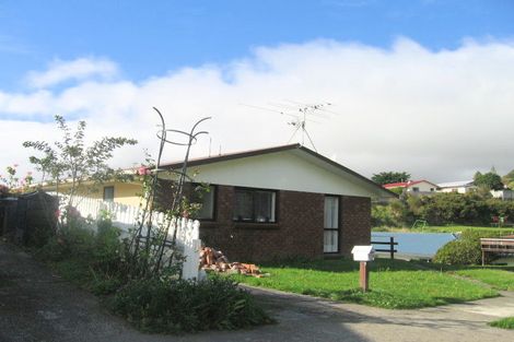 Photo of property in 2/17 Rose Street, Ranui, Porirua, 5024