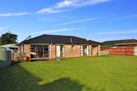 Photo of property in 19 Aitkenhead Court, Parakai, 0830