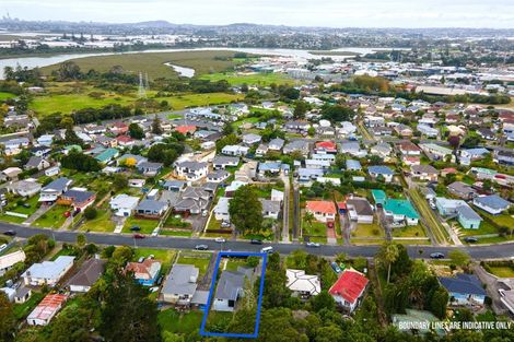 Photo of property in 30 Glen Marine Parade, Glendene, Auckland, 0602
