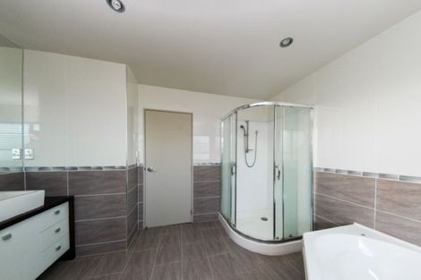 Photo of property in 30 Cherrywood Crescent, Northpark, Auckland, 2013