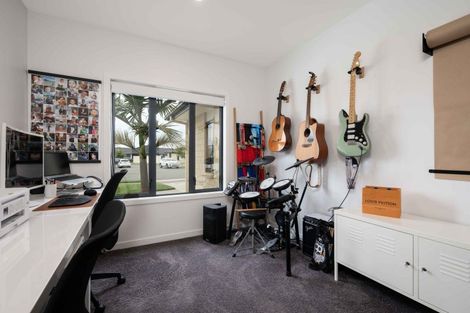 Photo of property in 12 Benmore Place, Poraiti, Napier, 4112