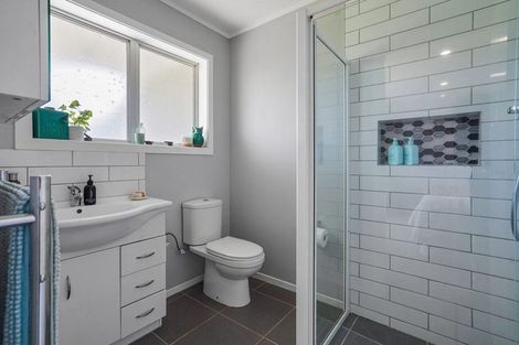 Photo of property in 66 Hall Road, Peacocke, Hamilton, 3282