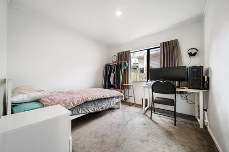 Photo of property in 2/109 Target Road, Totara Vale, Auckland, 0629