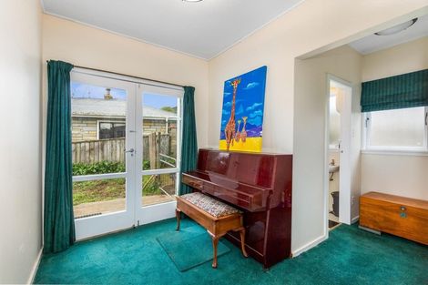 Photo of property in 1 Derby Place, Cannons Creek, Porirua, 5024