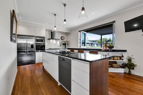 Photo of property in 18 Te Arakete Place, Hurworth, New Plymouth, 4310