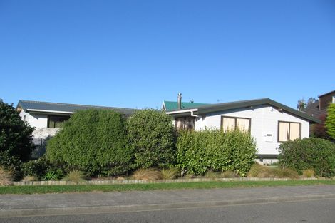 Photo of property in 19 Ronald Woolf Place, Churton Park, Wellington, 6037